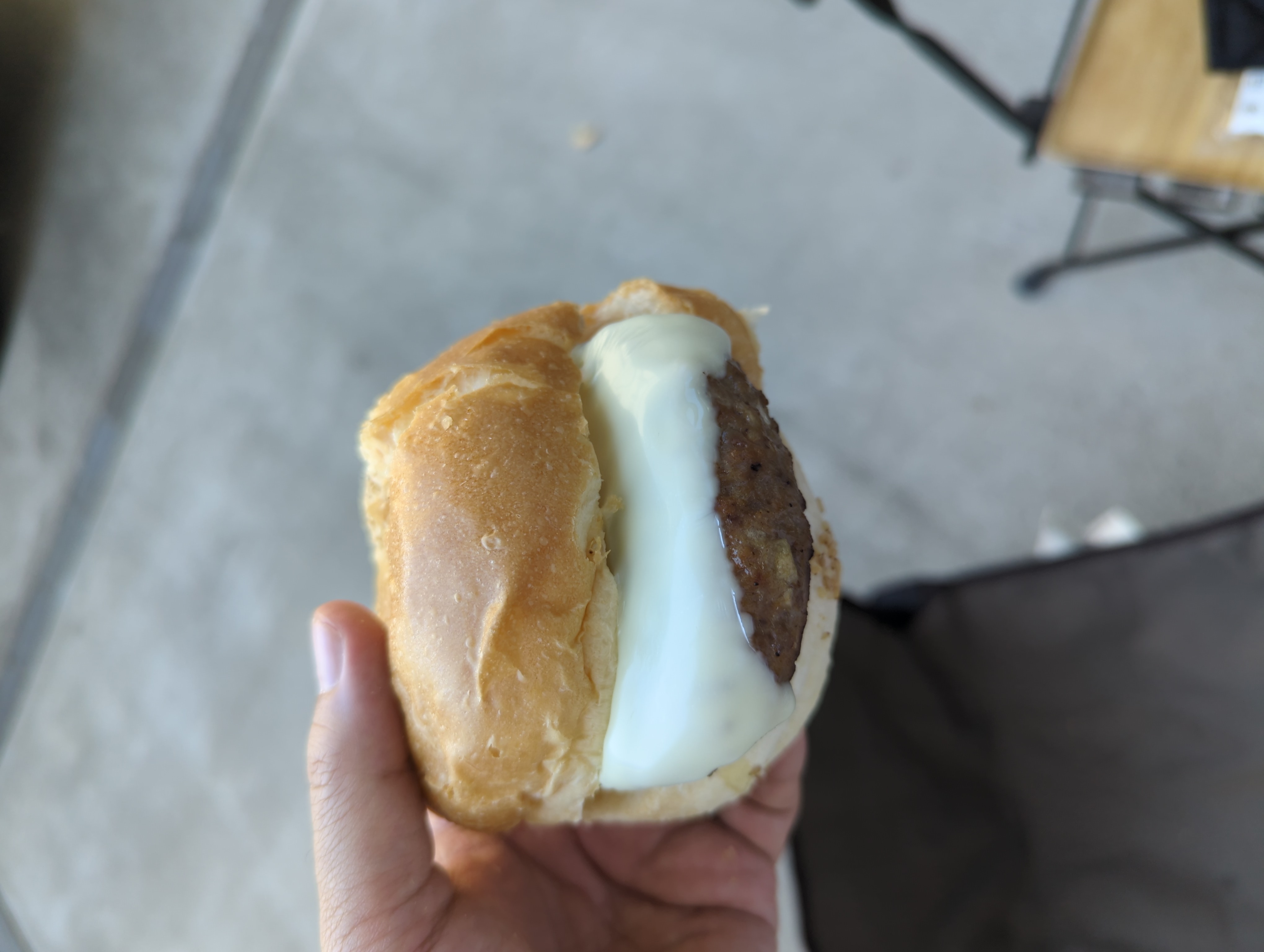 B: Viande チーズバーガー完成